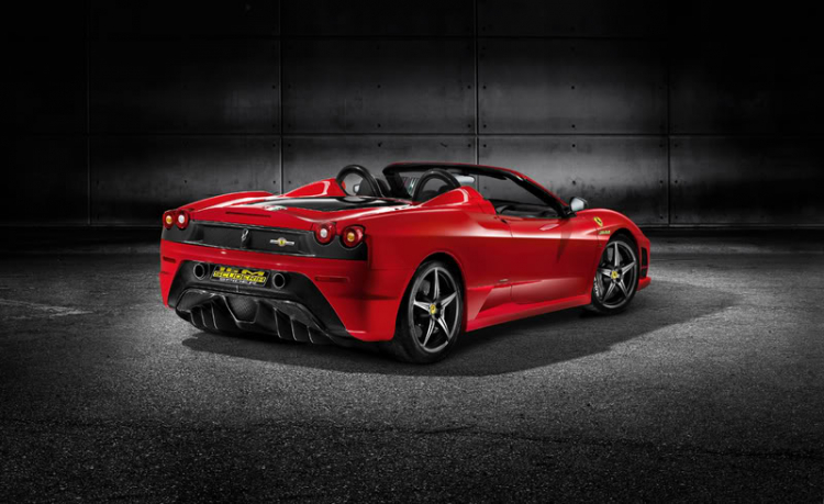 Dạo phố Sài Gòn trên chiếc Ferrari F430!