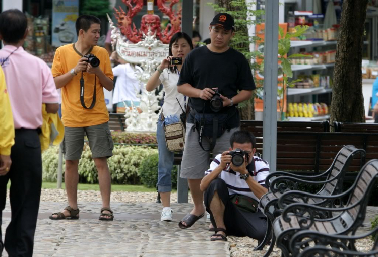 KHOẢNH KHẮC ĐỜI THƯỜNG