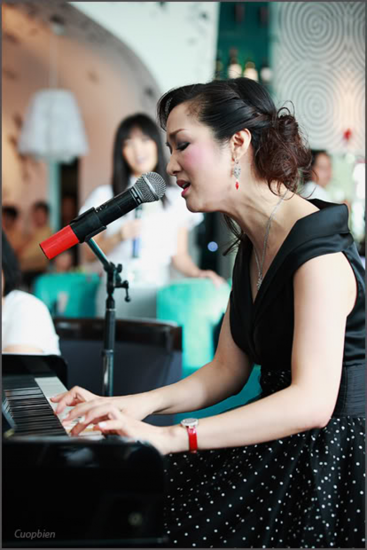 Người đẹp và Xe Hơi