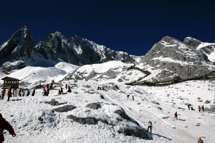 Dưỡn dẹo Yunnan. Dưỡn dẹo Yunnan.