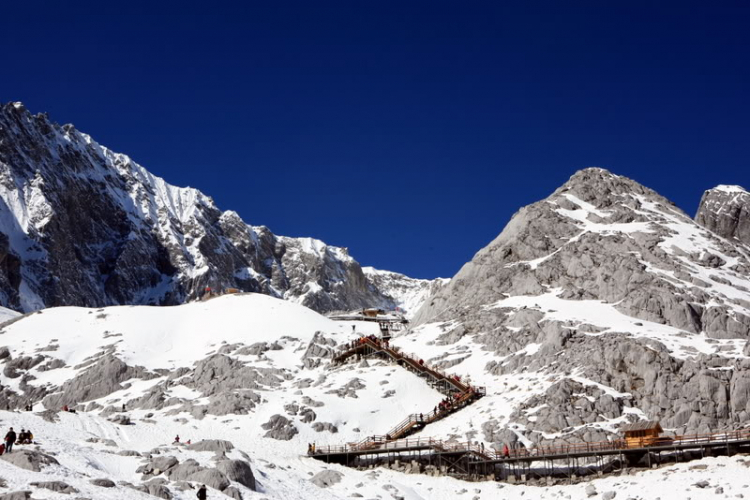 Dưỡn dẹo Yunnan. Dưỡn dẹo Yunnan.