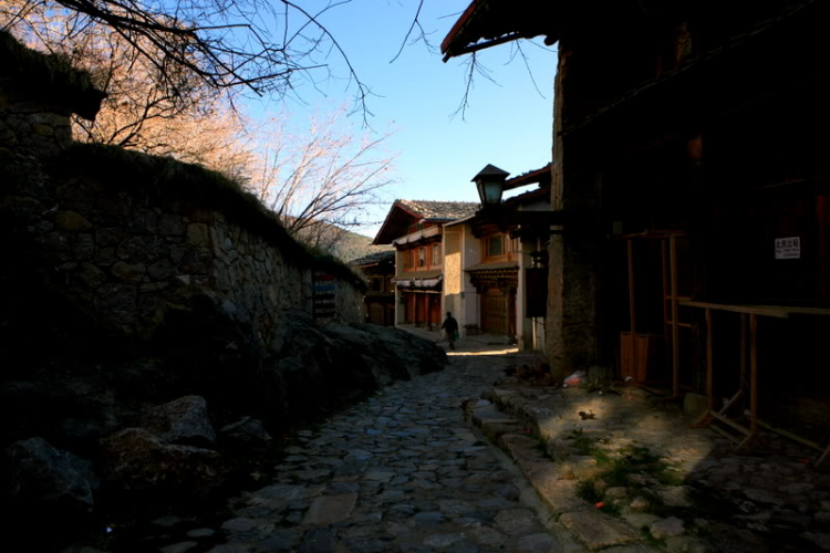 Dưỡn dẹo Yunnan. Dưỡn dẹo Yunnan.