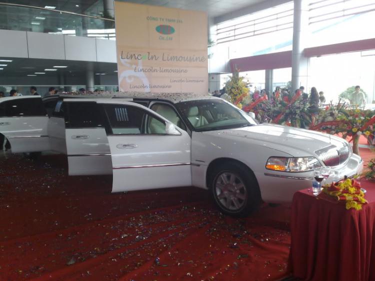 Lincoln limousine đã có mặt tại Hà Nội . Lincoln limousine đã có mặt tại Hà Nội .
