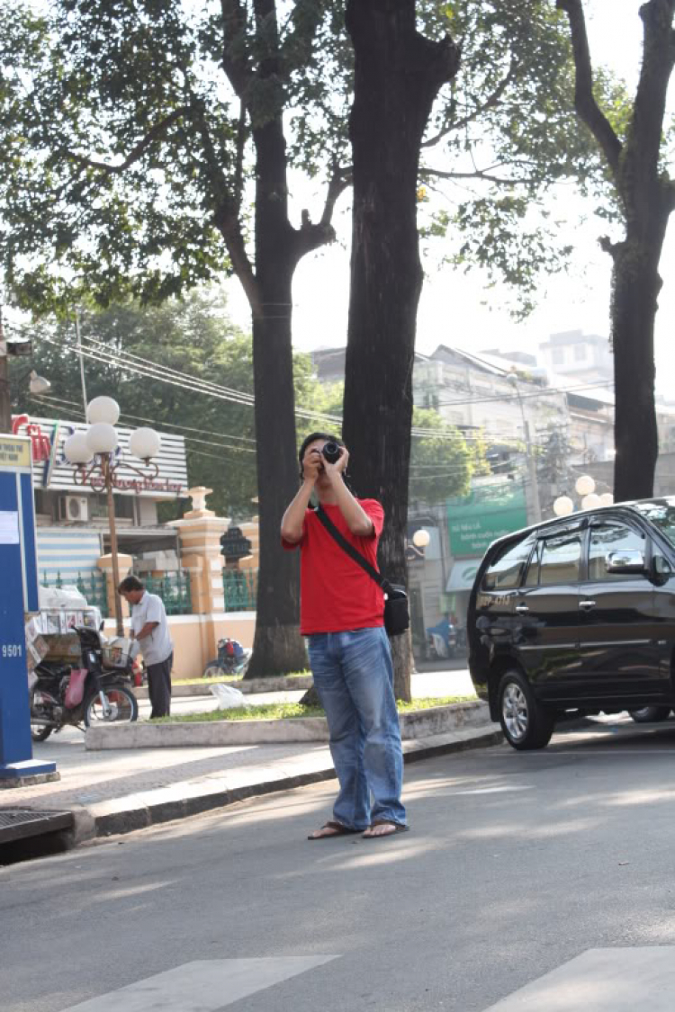 Lần đầu cầm DSLR,mong các bác ném đá mạnh tay