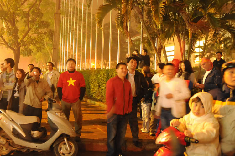 1 vài hình ảnh ăn mừng VN vô địch tại HN 1 vài hình ảnh ăn mừng VN vô địch tại HN