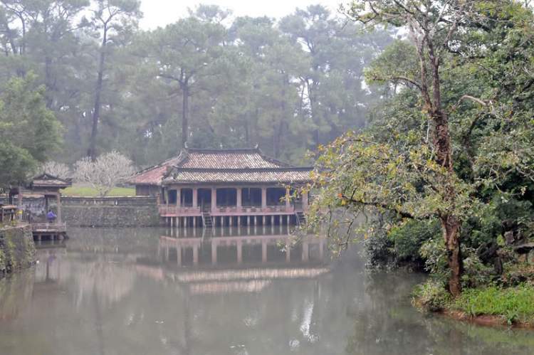 Lang thang ở Huế những ngày mưa