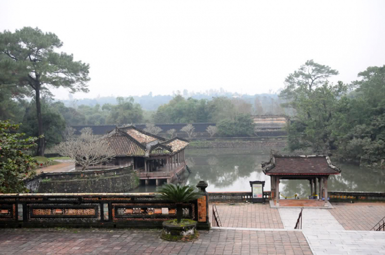 Lang thang ở Huế những ngày mưa