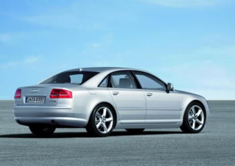 Audi A8L W12 trong Transporter 3