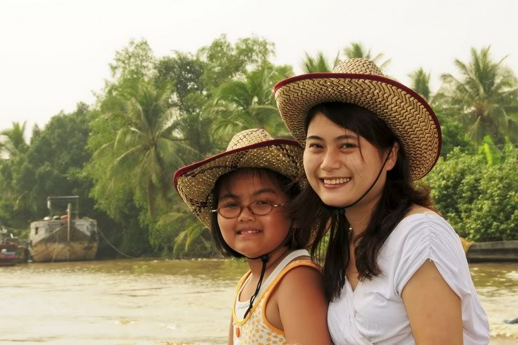 VỀ QUÊ. VỀ QUÊ.