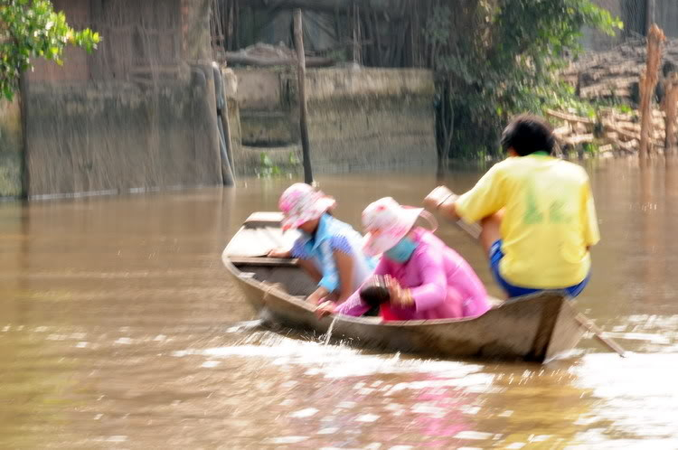 VỀ QUÊ.