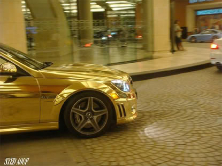 Hàng khủng C63 AMG mạ crôm in DUBAI