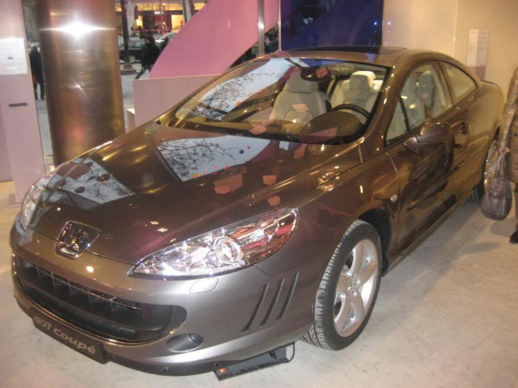 Vài hình ảnh con Peugeot tại Paris