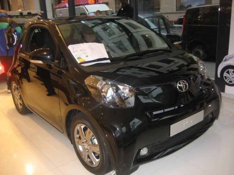 Vài hình ảnh xe Toyota tại Paris!