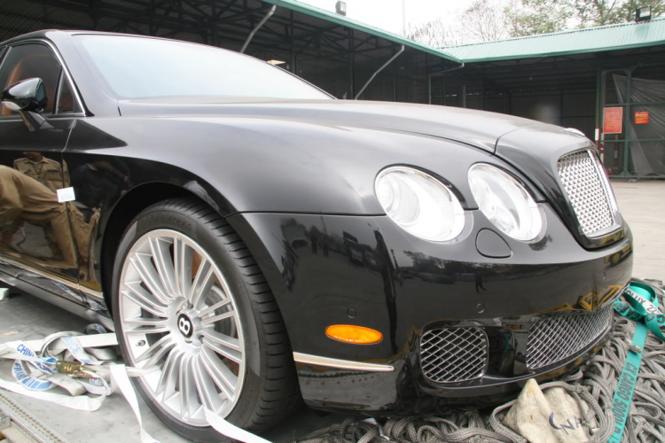 Bentley Continental Flying Spur Speed 2009.Chào Mừng em sắp đặt chân đến việt nam