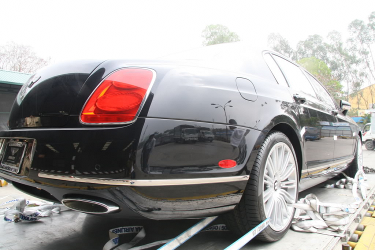 Bentley Continental Flying Spur Speed 2009.Chào Mừng em sắp đặt chân đến việt nam