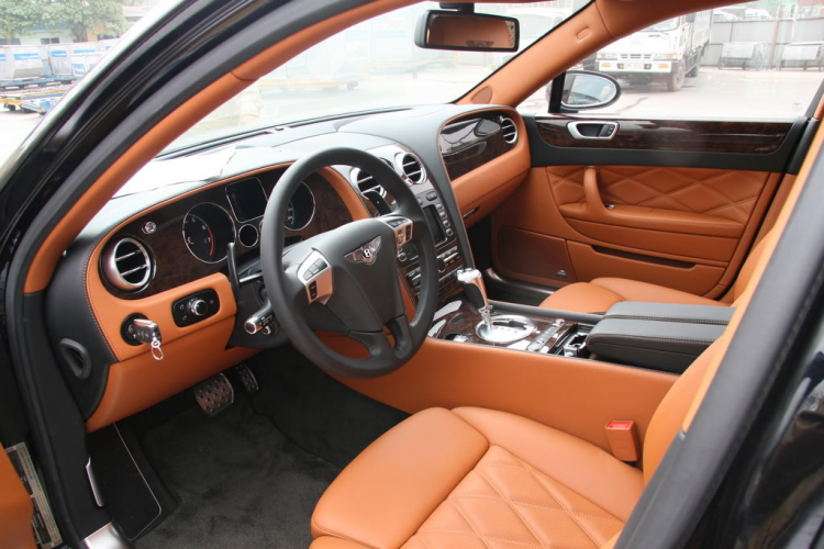 Bentley Continental Flying Spur Speed 2009.Chào Mừng em sắp đặt chân đến việt nam