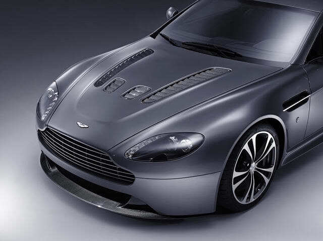 Aston Martin Vantage , V12 , High on Style .