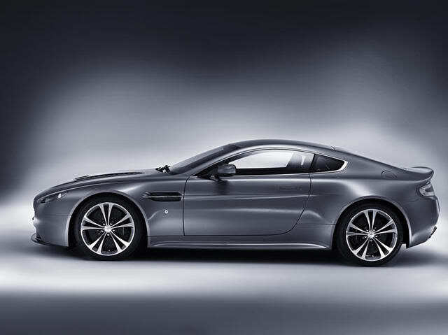 Aston Martin Vantage , V12 , High on Style .