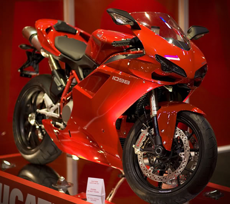 Ducati 848 2009 mới lấy, nhưng nó là vợ bạn em :(