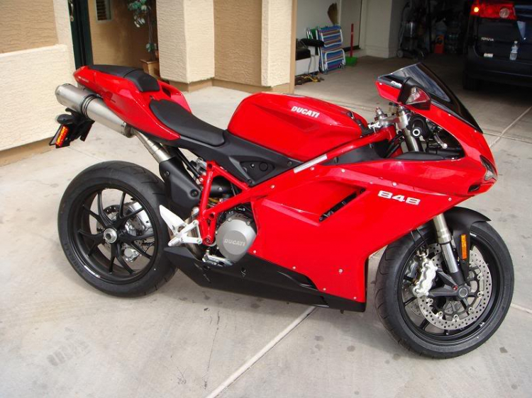 Ducati 848 2009 mới lấy, nhưng nó là vợ bạn em :(