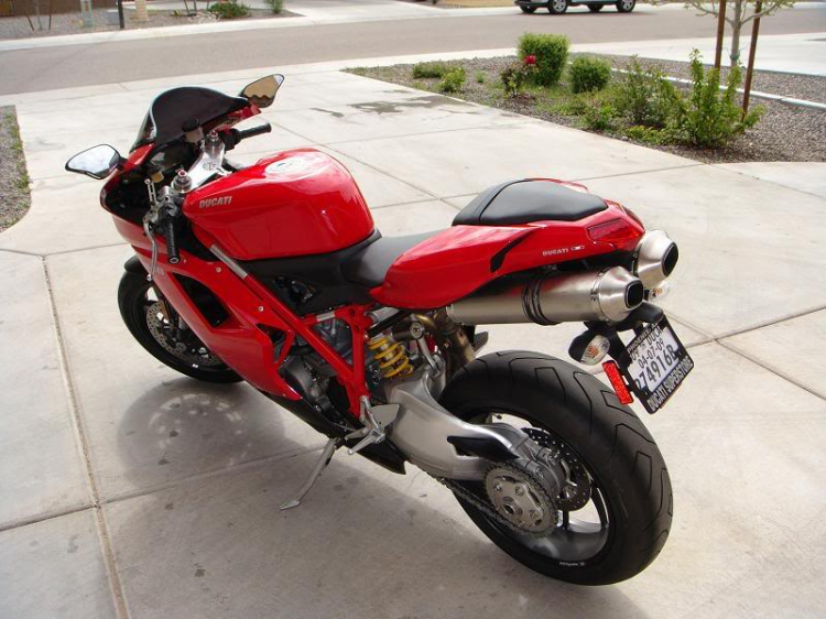 Ducati 848 2009 mới lấy, nhưng nó là vợ bạn em :(