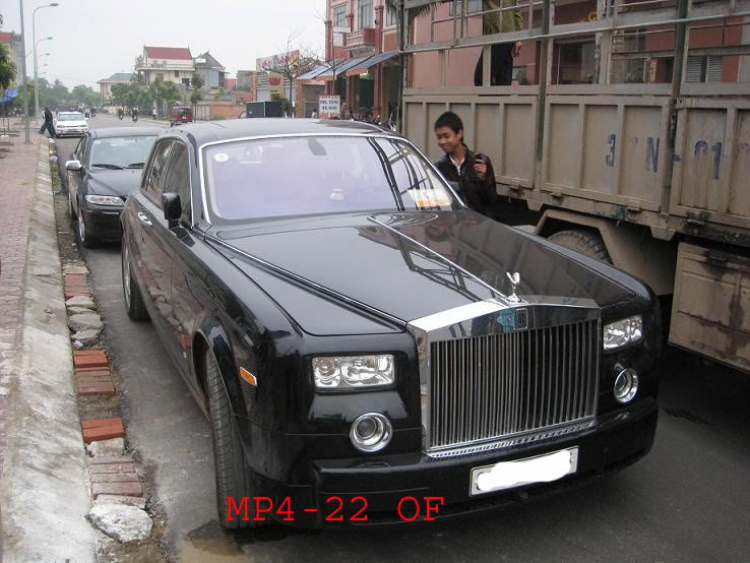 Một em Rolls Royce Phantom ở thành phố Vinh