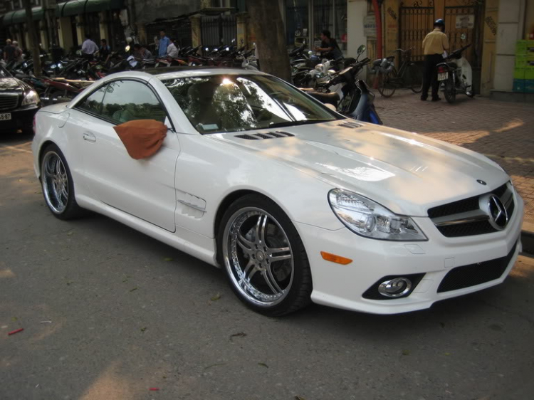 Merc SL550 2009 White HN