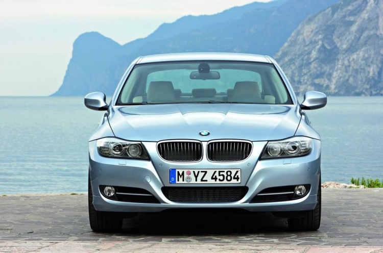 Chi tiết về BMW 320-2009