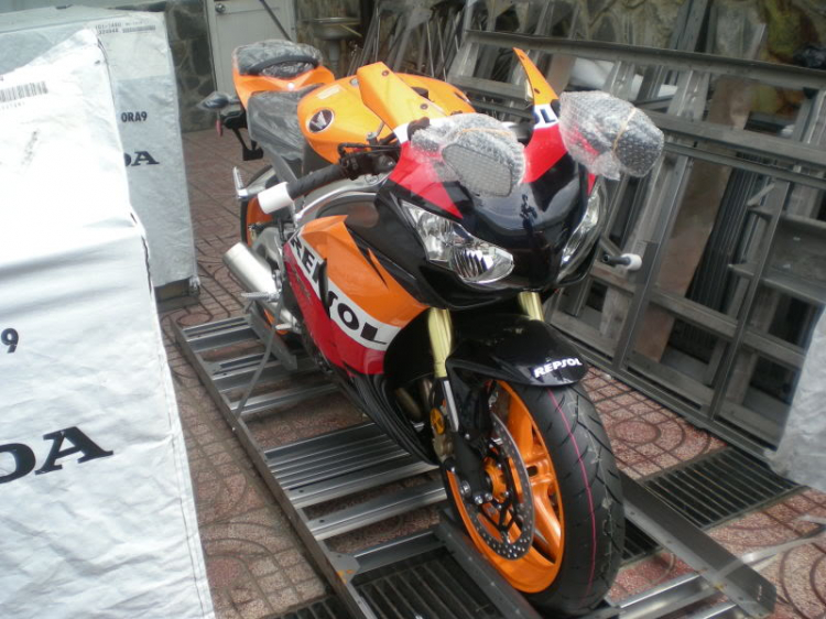 E VUA TAU EM NO VE DINH CBR1000RR!!