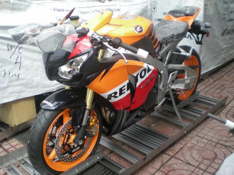 E VUA TAU EM NO VE DINH CBR1000RR!!