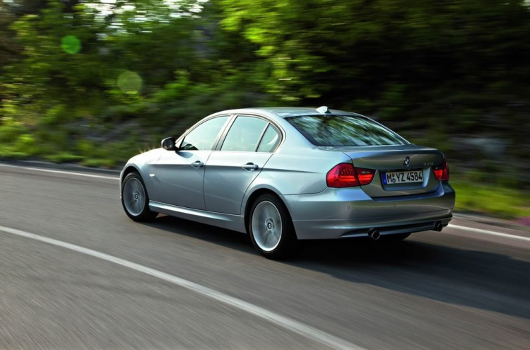 Chi tiết về BMW 320-2009