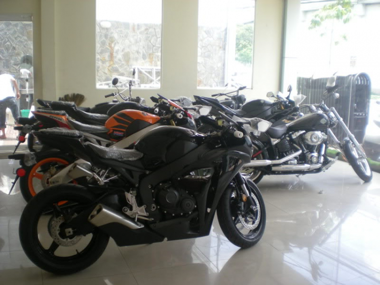 E VUA TAU EM NO VE DINH CBR1000RR!!