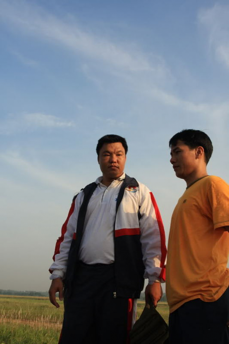 Tụi em mới đi "Dù" về , khoe với các bác tý! Tụi em mới đi "Dù" về , khoe với các bác tý!