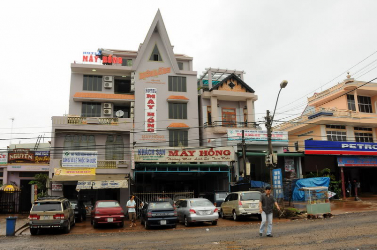 "RỘN RÃ" BAN MÊ! "RỘN RÃ" BAN MÊ!