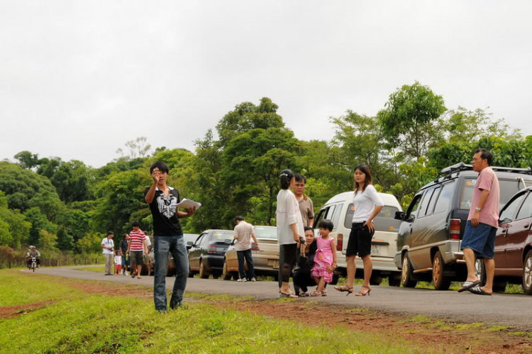 "RỘN RÃ" BAN MÊ! "RỘN RÃ" BAN MÊ!