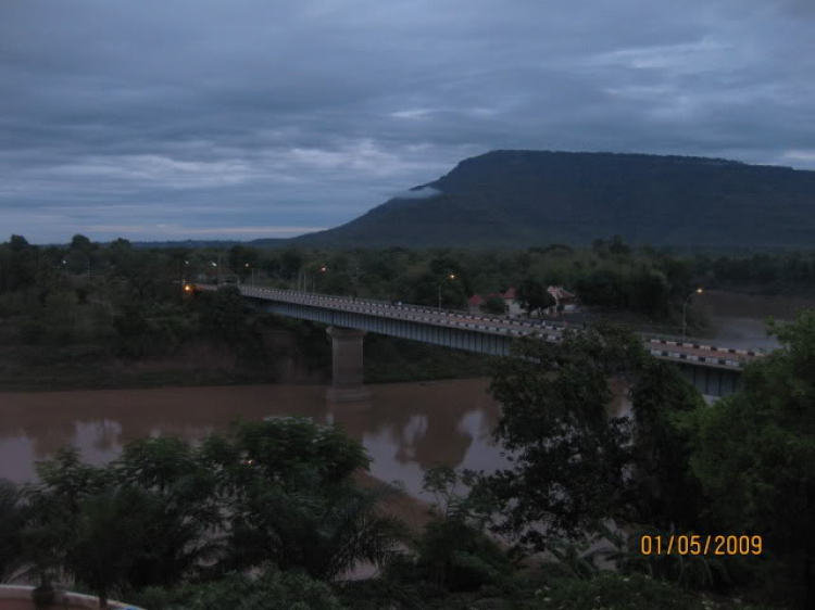 HINH ANH SANTAFE TẠI ĐÂT LÀO ,THAI LAN