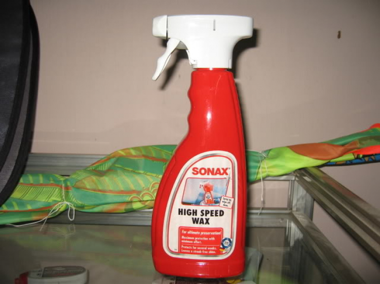 Rửa xe bằng nước rửa xe Sonax