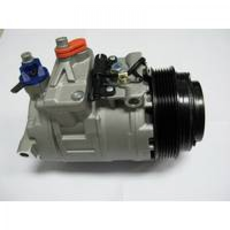 Các bác sử dụng xe c180 (W203) giúp mình với Các bác sử dụng xe c180 (W203) giúp mình với
