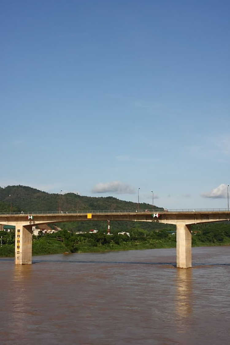 Em lại đi lung tung