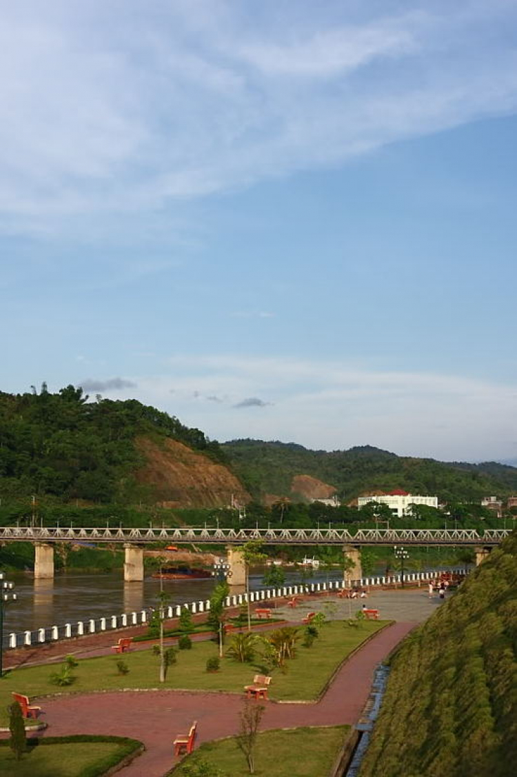 Em lại đi lung tung