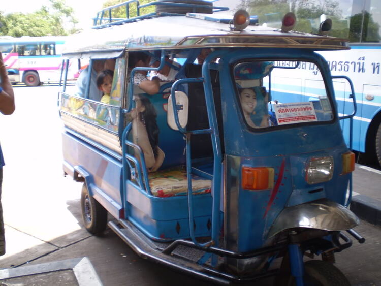 HINH ANH SANTAFE TẠI ĐÂT LÀO ,THAI LAN