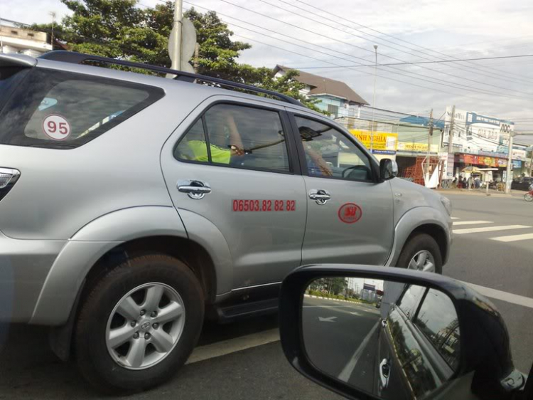 Toyota Fortuner làm Taxi