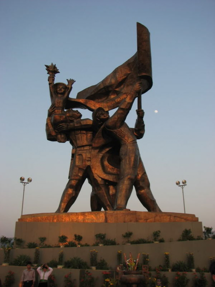 Điện Biên Phủ: "ĐIỂM HẸN LỊCH SỬ" Điện Biên Phủ: "ĐIỂM HẸN LỊCH SỬ"