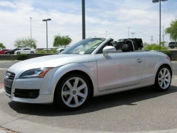 Audi TT mui trần chạy lướt giá bao nhiêu thi hợp lý. Các Bác tư vấn hộ Audi TT mui trần chạy lướt giá bao nhiêu thi hợp lý. Các Bác tư vấn hộ