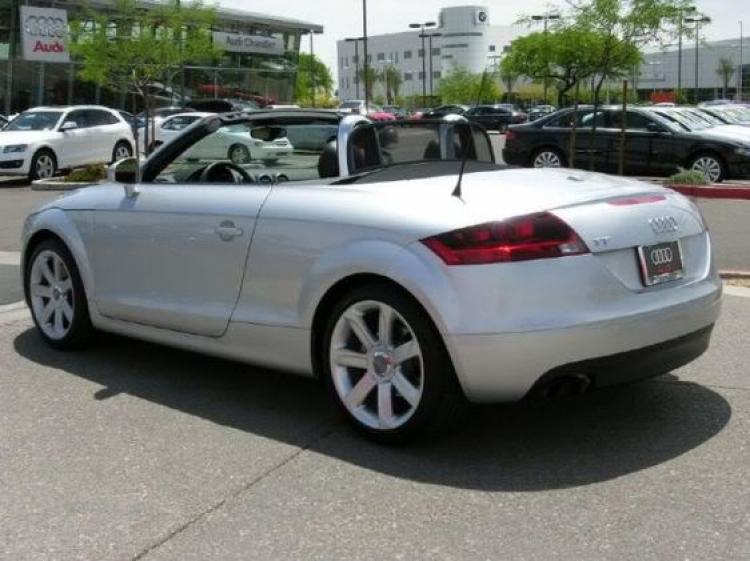 Audi TT mui trần chạy lướt giá bao nhiêu thi hợp lý. Các Bác tư vấn hộ Audi TT mui trần chạy lướt giá bao nhiêu thi hợp lý. Các Bác tư vấn hộ