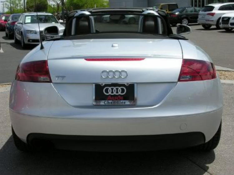Audi TT mui trần chạy lướt giá bao nhiêu thi hợp lý. Các Bác tư vấn hộ Audi TT mui trần chạy lướt giá bao nhiêu thi hợp lý. Các Bác tư vấn hộ