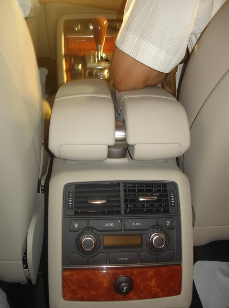 Tóm tắt trien lam AutoExpro 2009 o Giang Vo- xe dep va chan dai cung hoi dep Tóm tắt trien lam AutoExpro 2009 o Giang Vo- xe dep va chan dai cung hoi dep