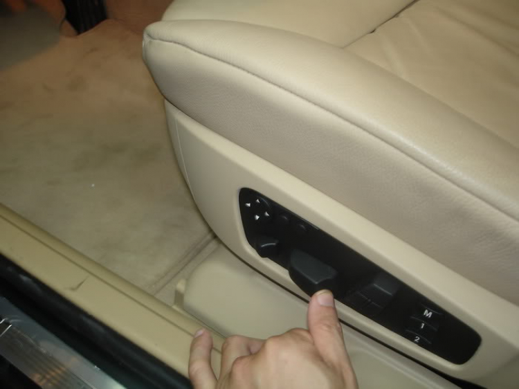 Tóm tắt trien lam AutoExpro 2009 o Giang Vo- xe dep va chan dai cung hoi dep Tóm tắt trien lam AutoExpro 2009 o Giang Vo- xe dep va chan dai cung hoi dep