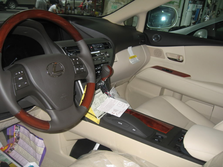 Lexus RX-350 2010 còn gì để chê!