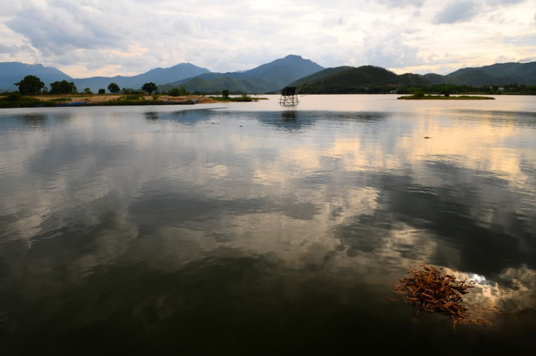 Lang thang ở Huế những ngày mưa